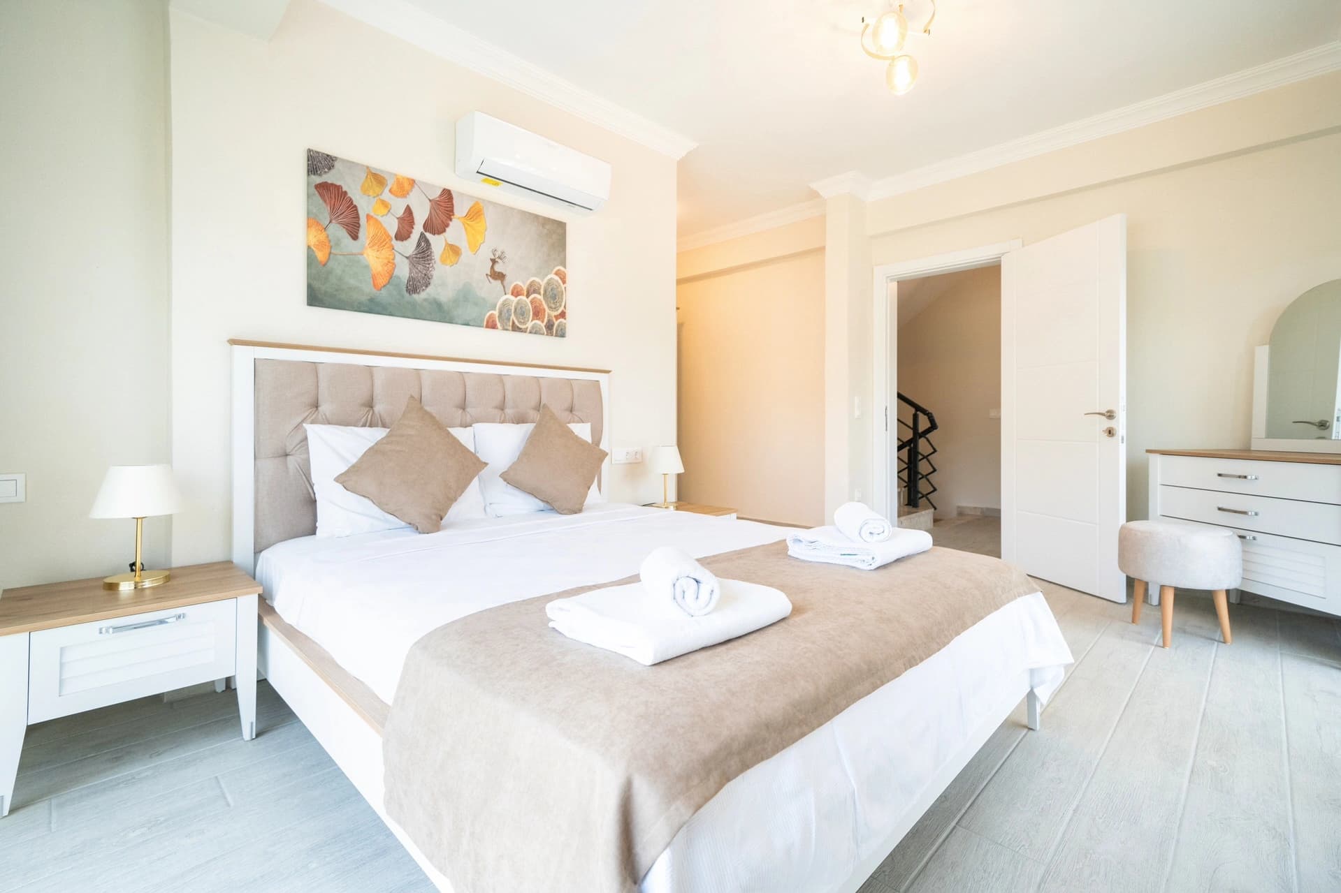 Villa Egem Kekik Korunaklı Havuz 43