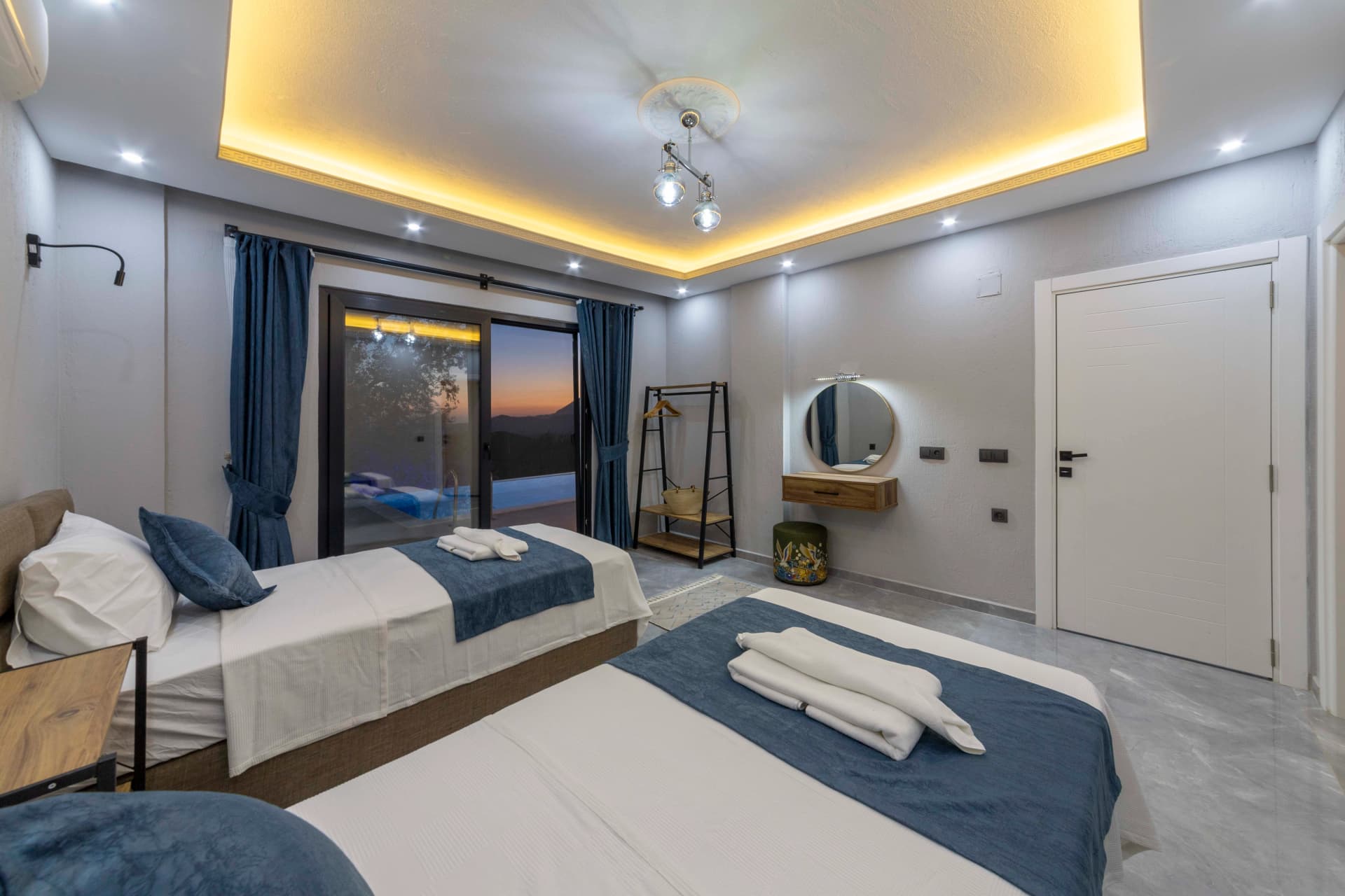 Villa Elyase Korunaklı Havuz 75