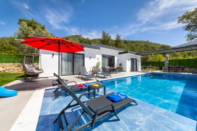 Villa Elyase Korunaklı Havuz 29