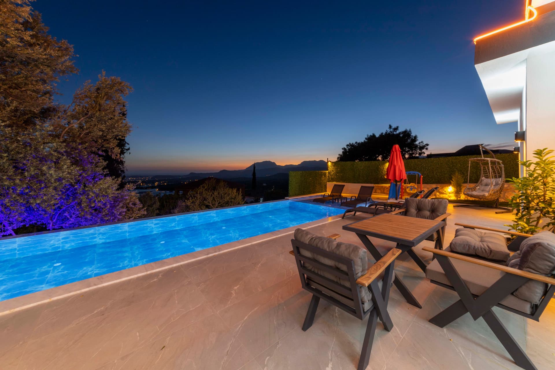 Villa Elyase Korunaklı Havuz 51