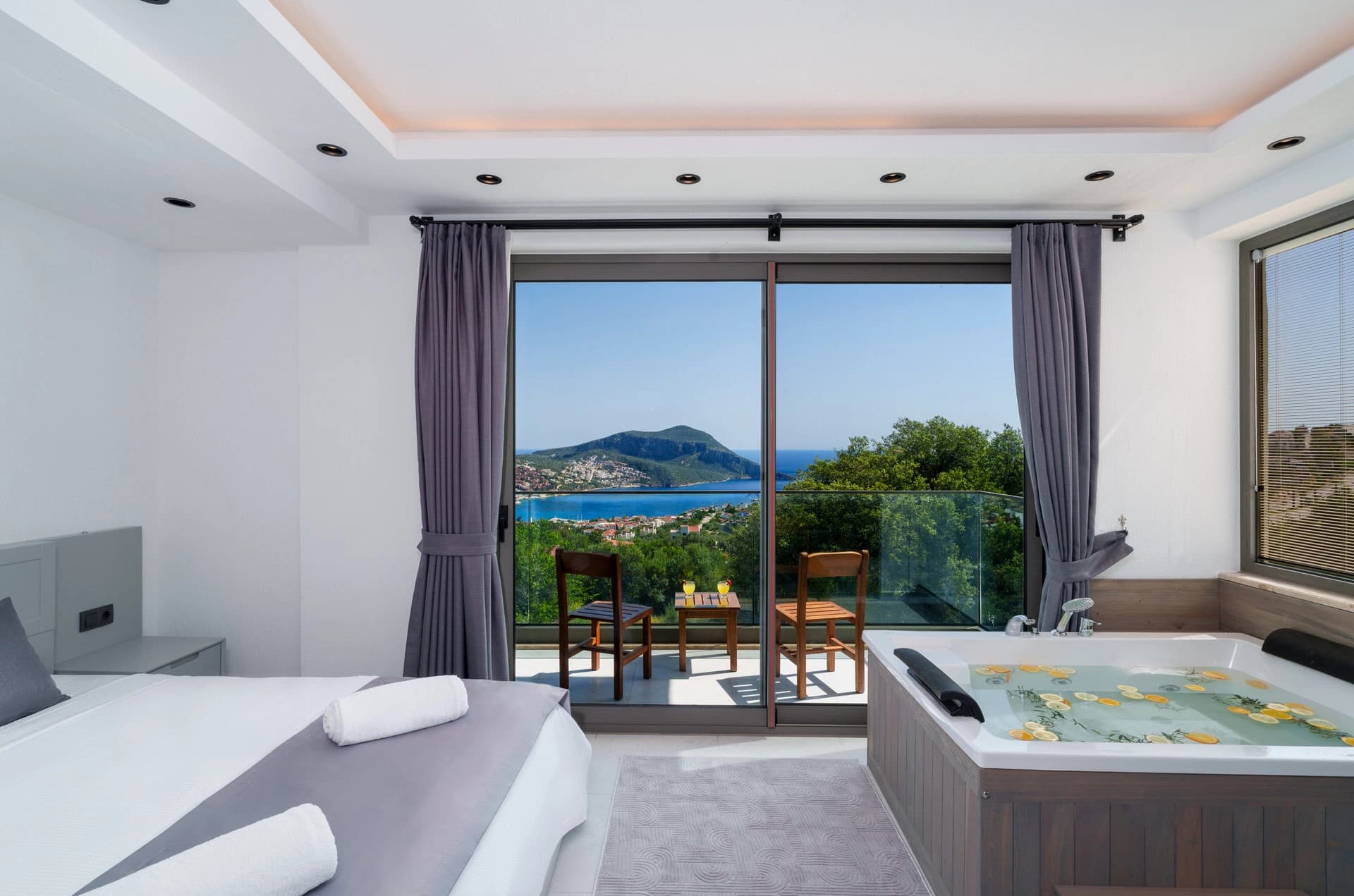 Villa Laren Duo Korunaklı Havuz 96