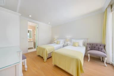 Villa Grande Korunaklı Havuz 17