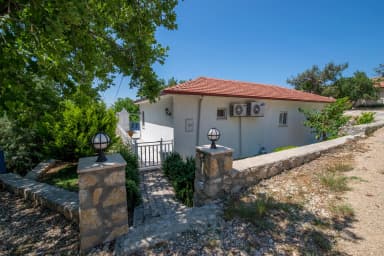 Villa Yeşil Ev Korunaklı Havuz 45