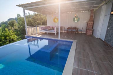 Villa Peri Korunaklı Havuz 55