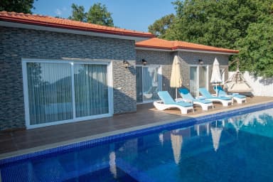 Villa Peri Korunaklı Havuz 27