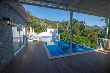 Villa Peri Korunaklı Havuz 83