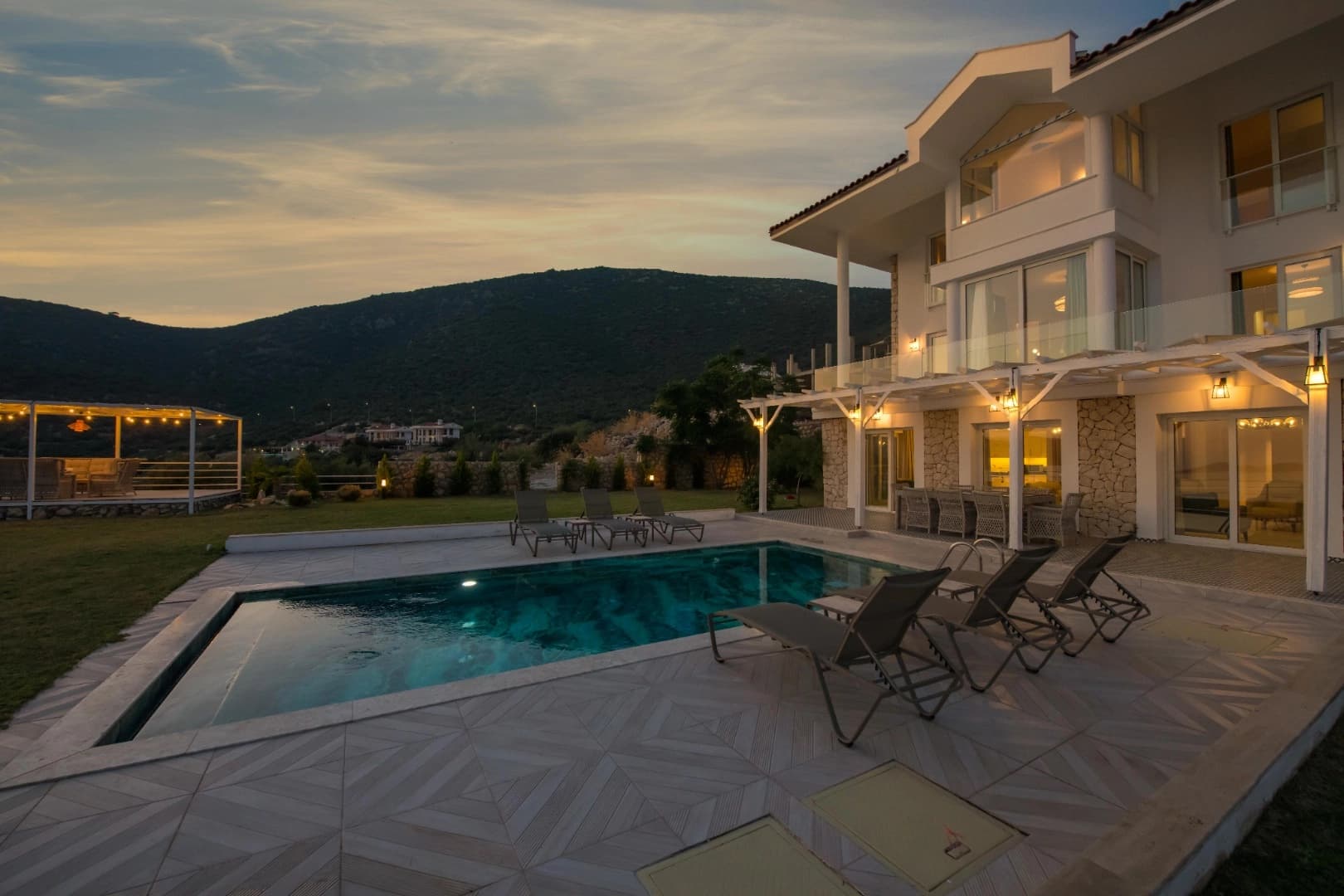 Villa Elena White 2 Korunaklı Havuz 78