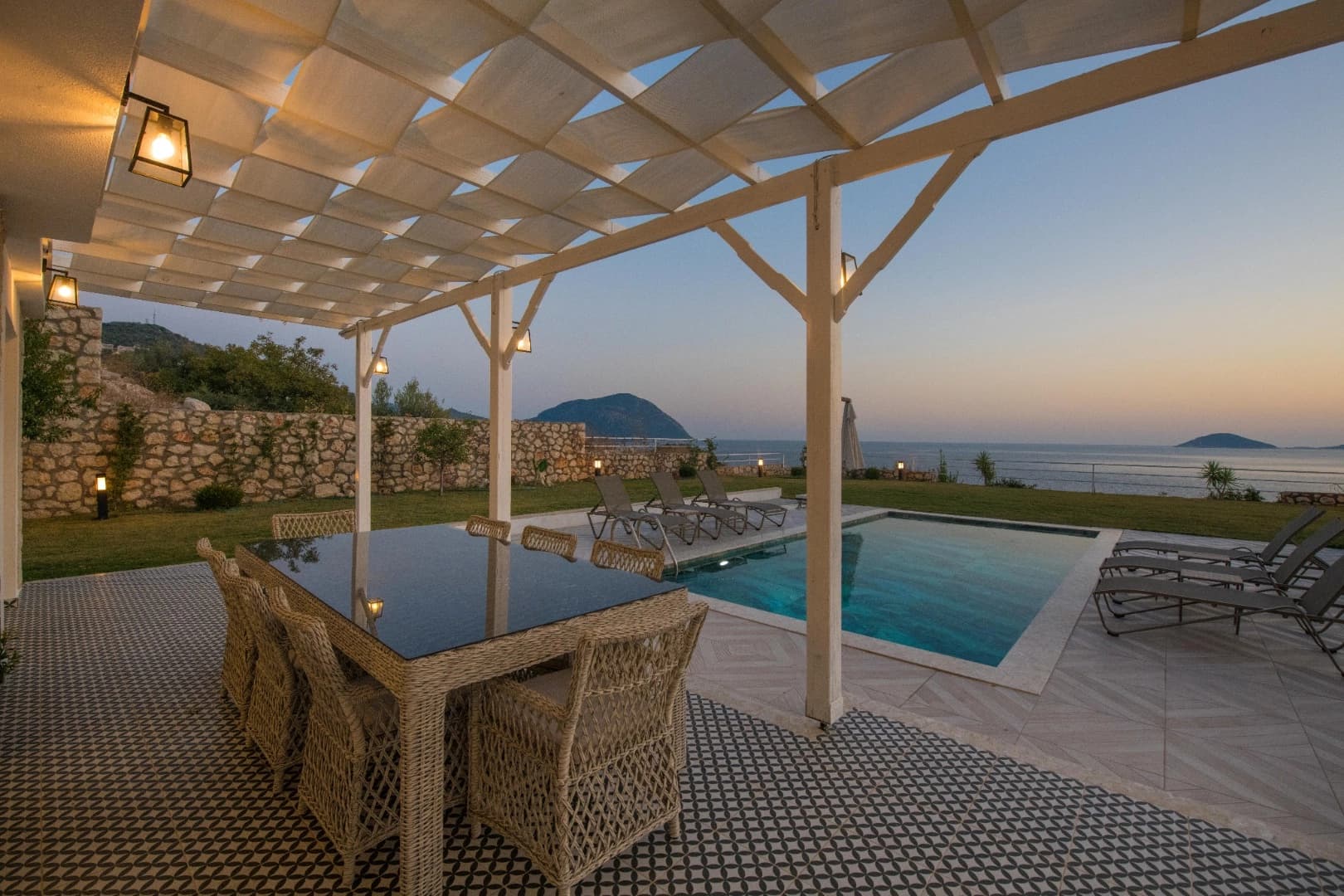 Villa Elena White 2 Korunaklı Havuz 30