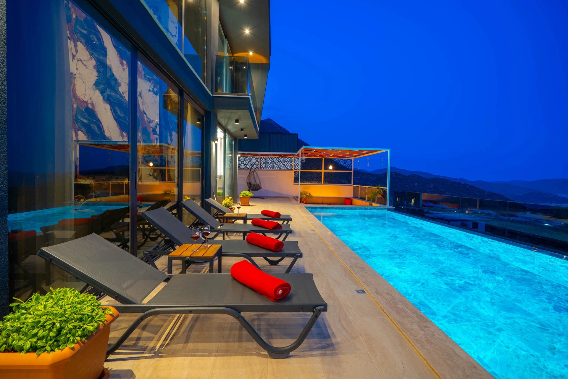 Villa Dark Palace Korunaklı Havuz 98