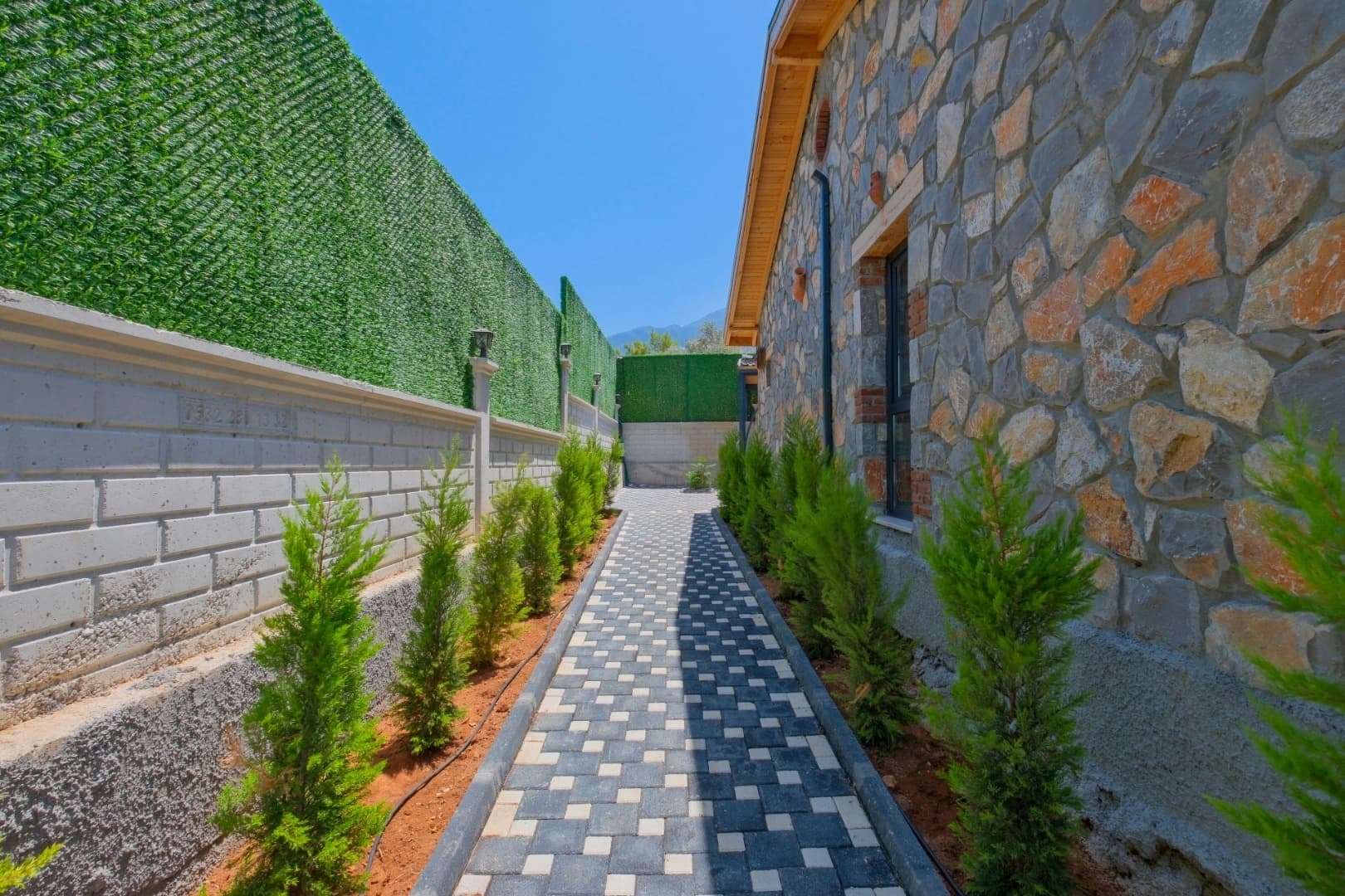 Villa Zehra Sultan Korunaklı Havuz 43