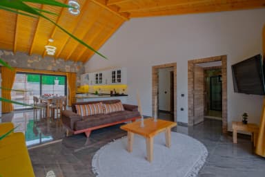 Villa Zehra Sultan Korunaklı Havuz 65