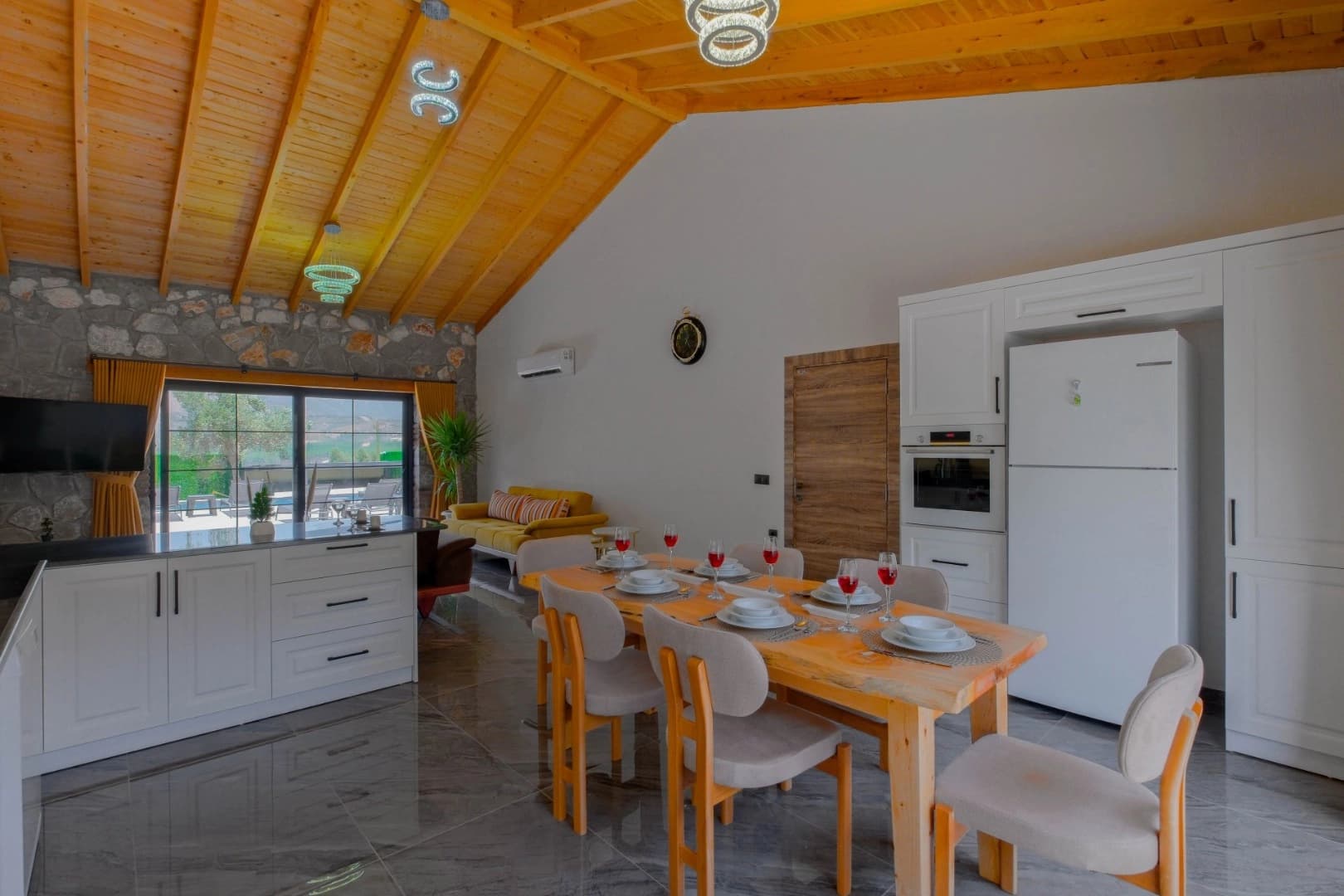 Villa Zehra Sultan Korunaklı Havuz 23