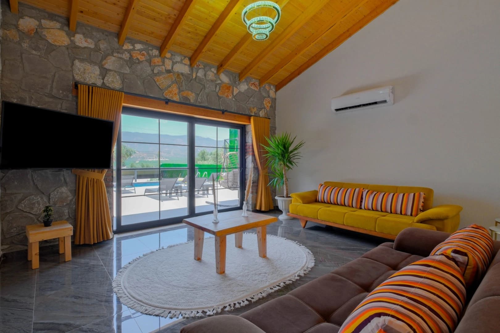 Villa Zehra Sultan Korunaklı Havuz 37