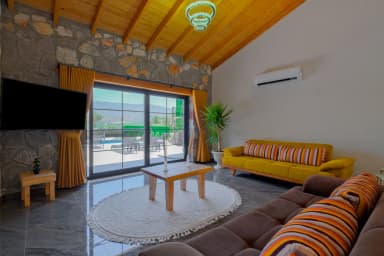 Villa Zehra Sultan Korunaklı Havuz 37