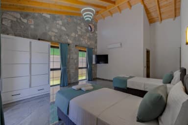 Villa Zehra Sultan Korunaklı Havuz 73