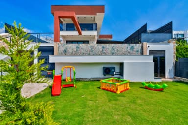 Villa Newcastle Korunaklı Havuz 60