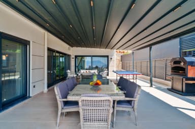 Villa Newcastle Korunaklı Havuz 74