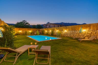 Villa Sumy Korunaklı Havuz 83