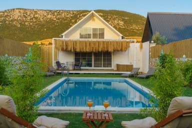 Villa Sumy Bezirgan 34