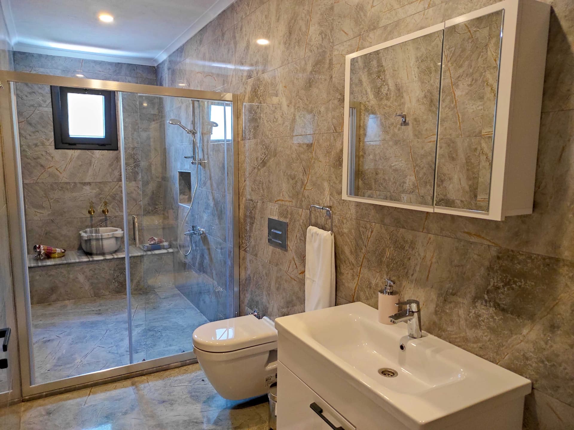 Villa Meşe Korunaklı Havuz 63