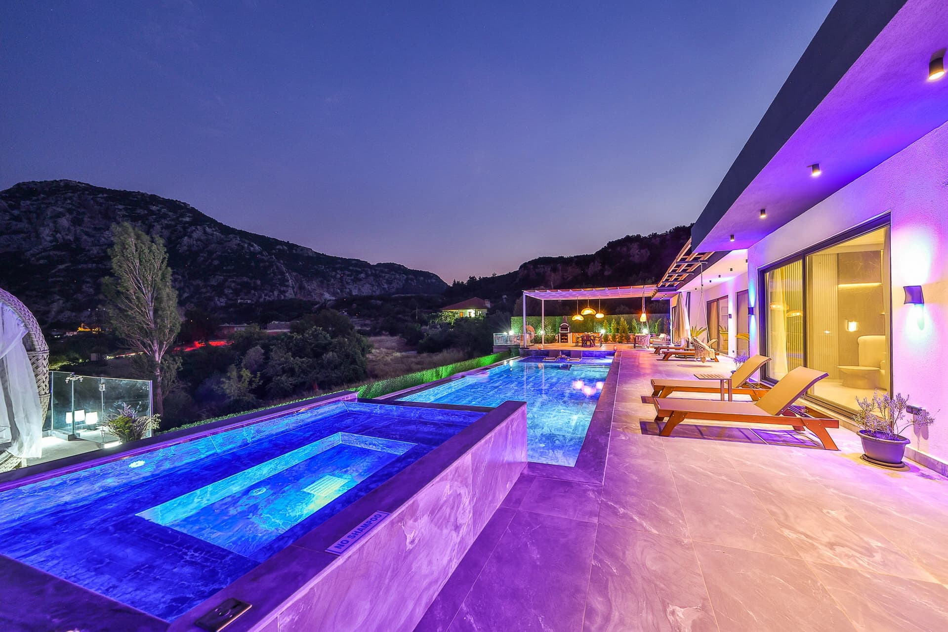 Villa Free İkizce Isıtmalı Havuz 90