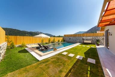 Villa Red Korunaklı Havuz 40