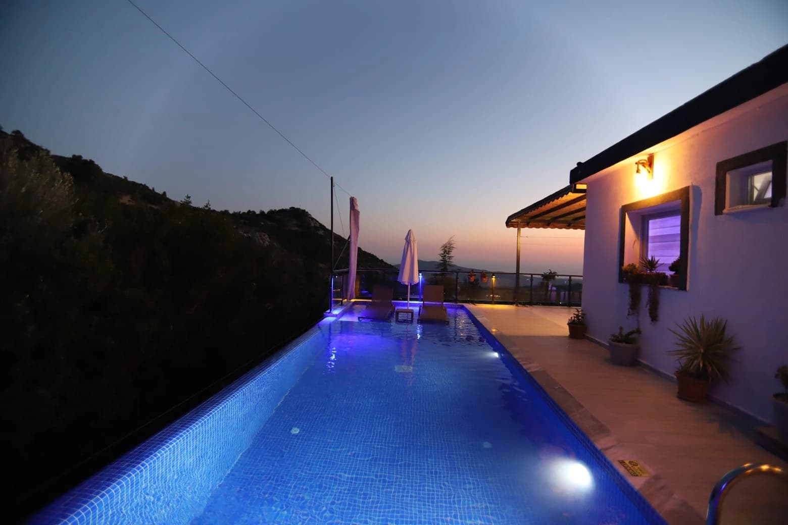 Villa Selvi Balayı Korunaklı Havuz 63