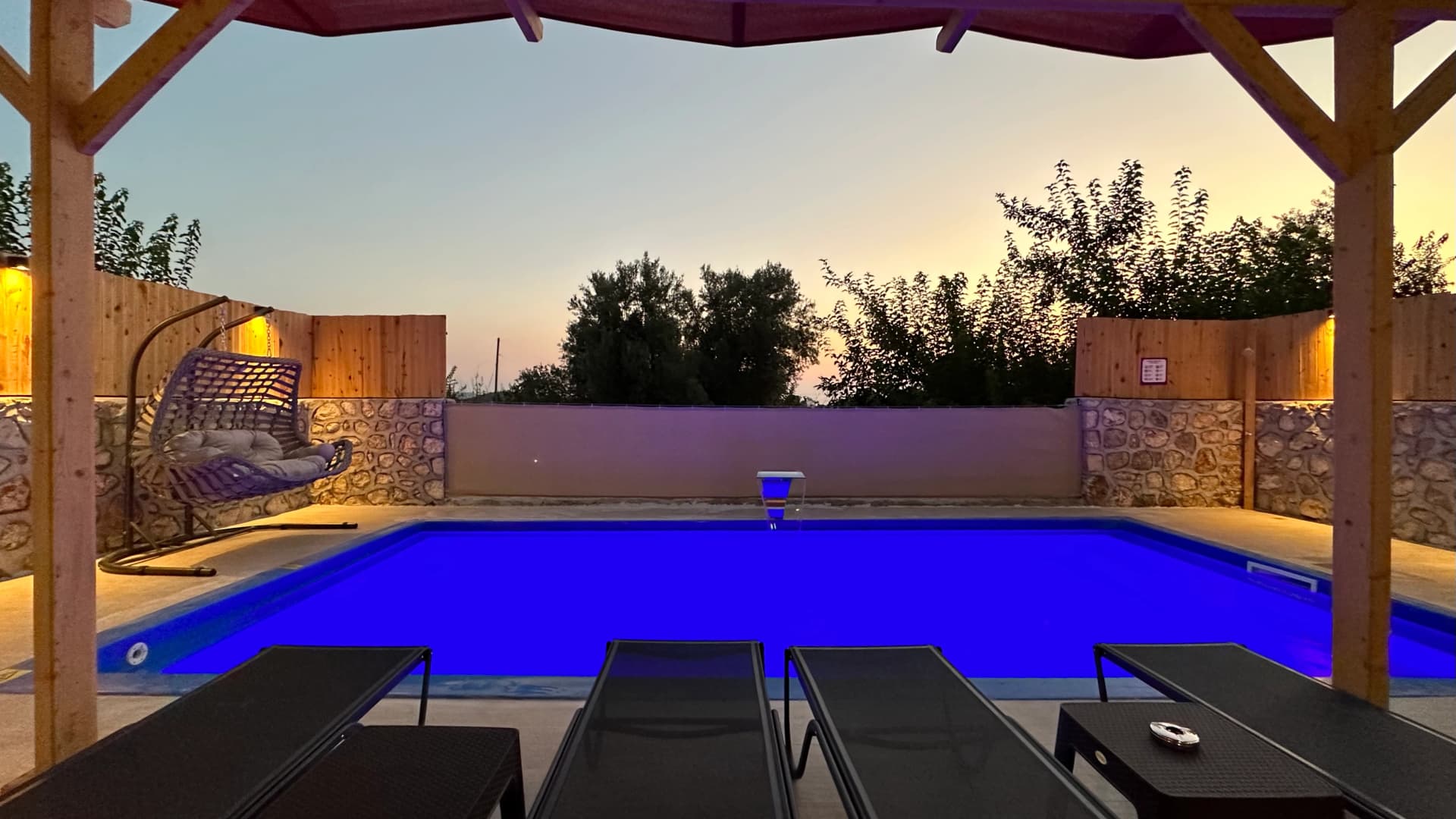 Villa Kırlangıç Üzümlü Korunaklı Havuz 63