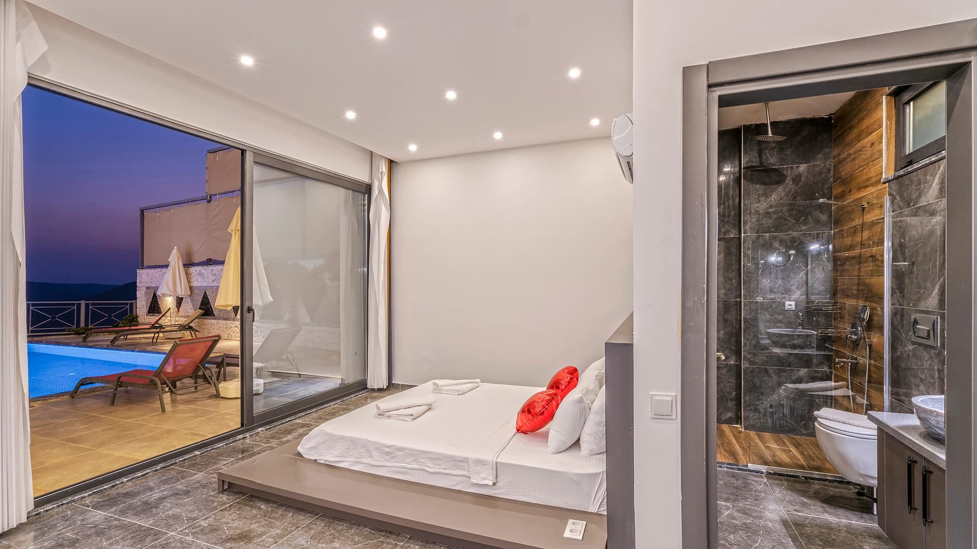 Villa Alfa Delta Korunaklı Havuz 77