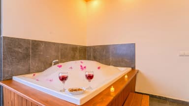 Villa Alfa Delta Korunaklı Havuz 37