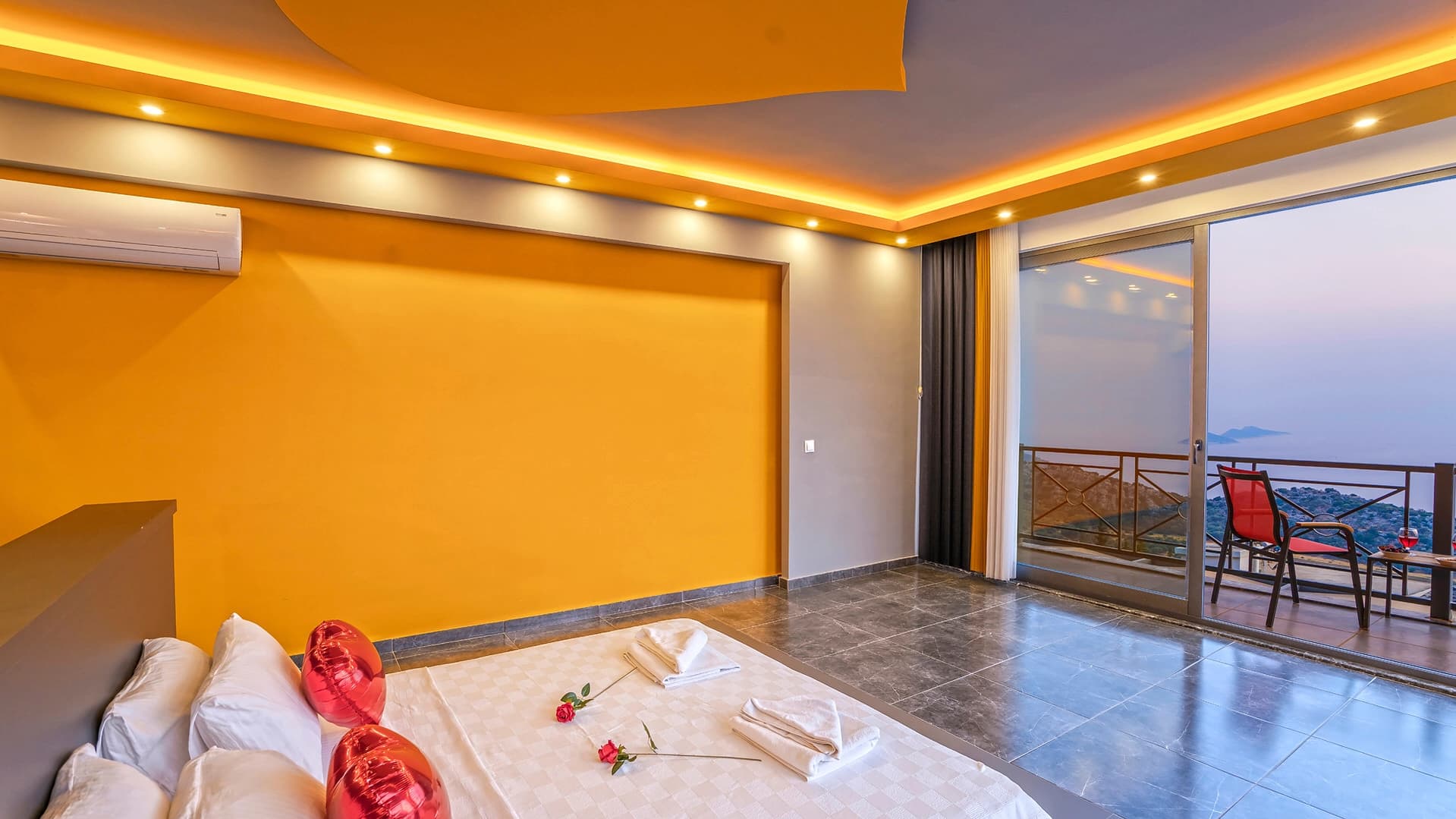 Villa Alfa Delta Korunaklı Havuz 65