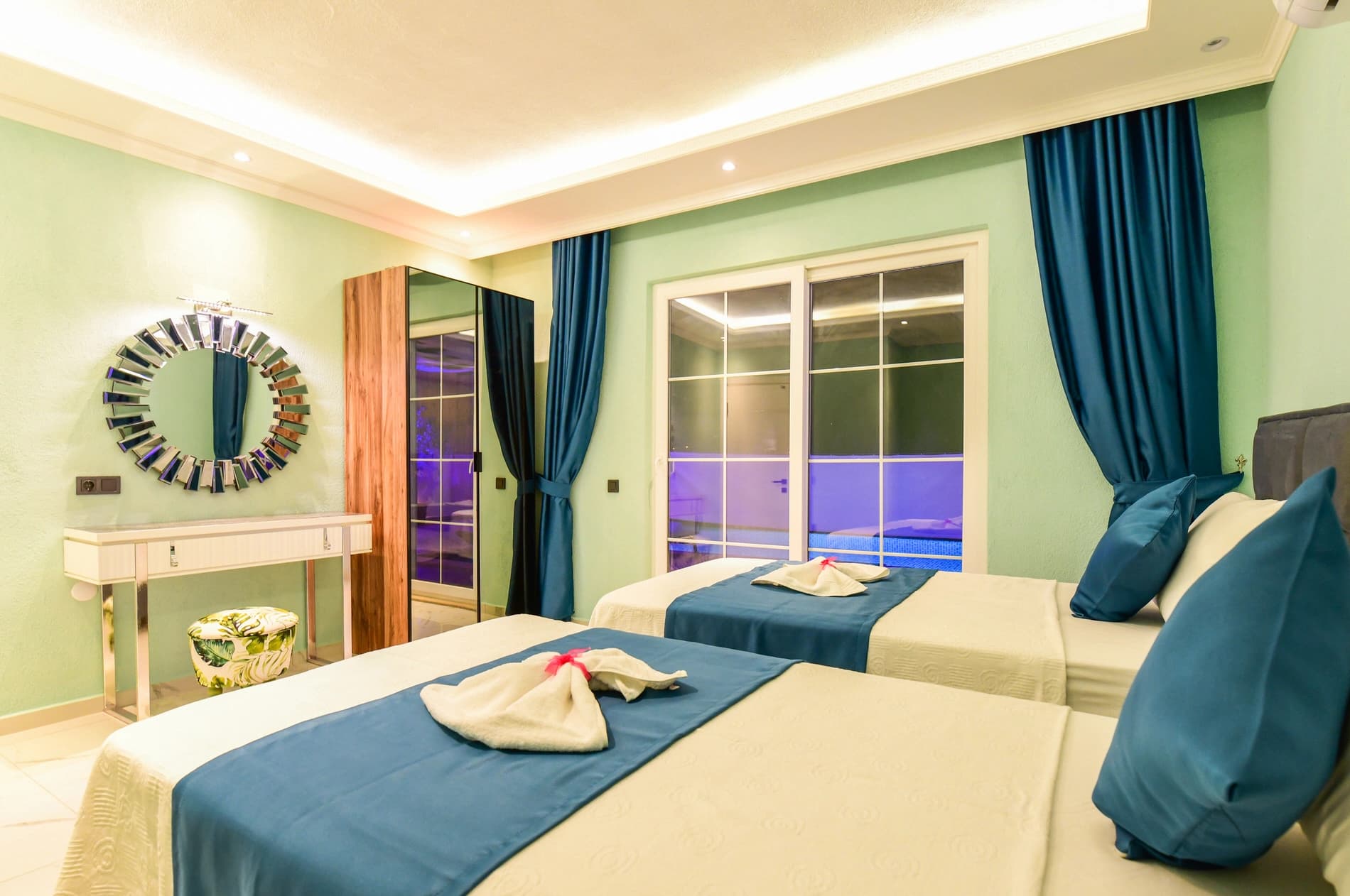 Villa Gıbrıs Korunaklı Havuz 11