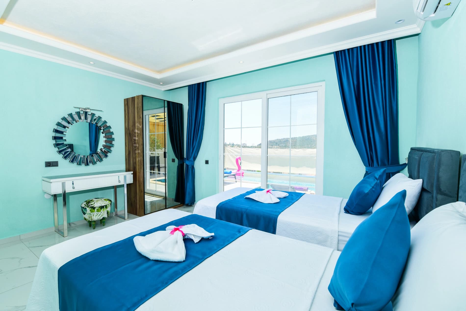 Villa Gıbrıs Korunaklı Havuz 53