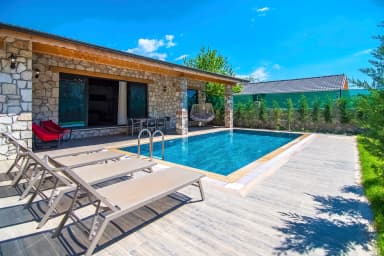 Villa Akar Korunaklı Havuz 69