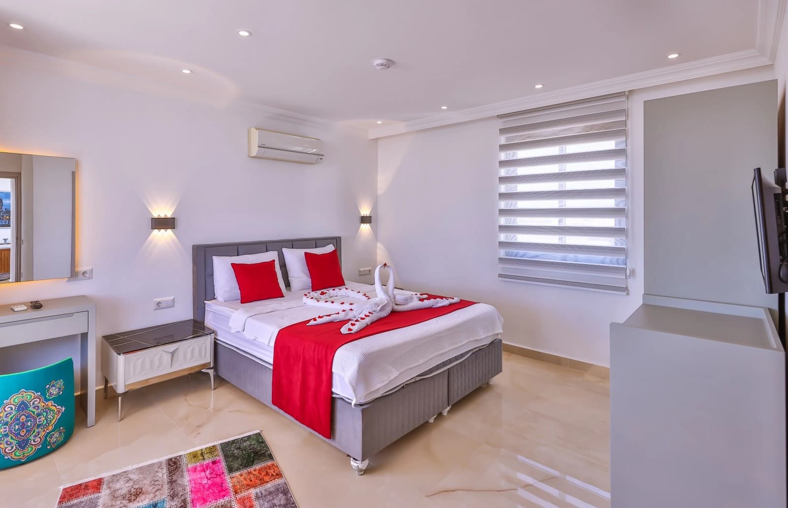 Villa Lalezar Korunaklı Havuz 12