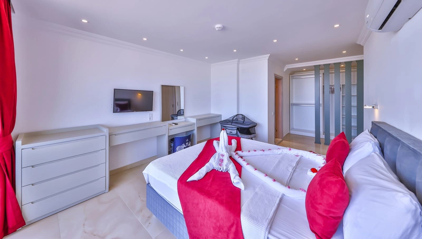 Villa Lalezar Korunaklı Havuz 60