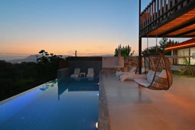 Villa Yörük Korunaklı Havuz 98