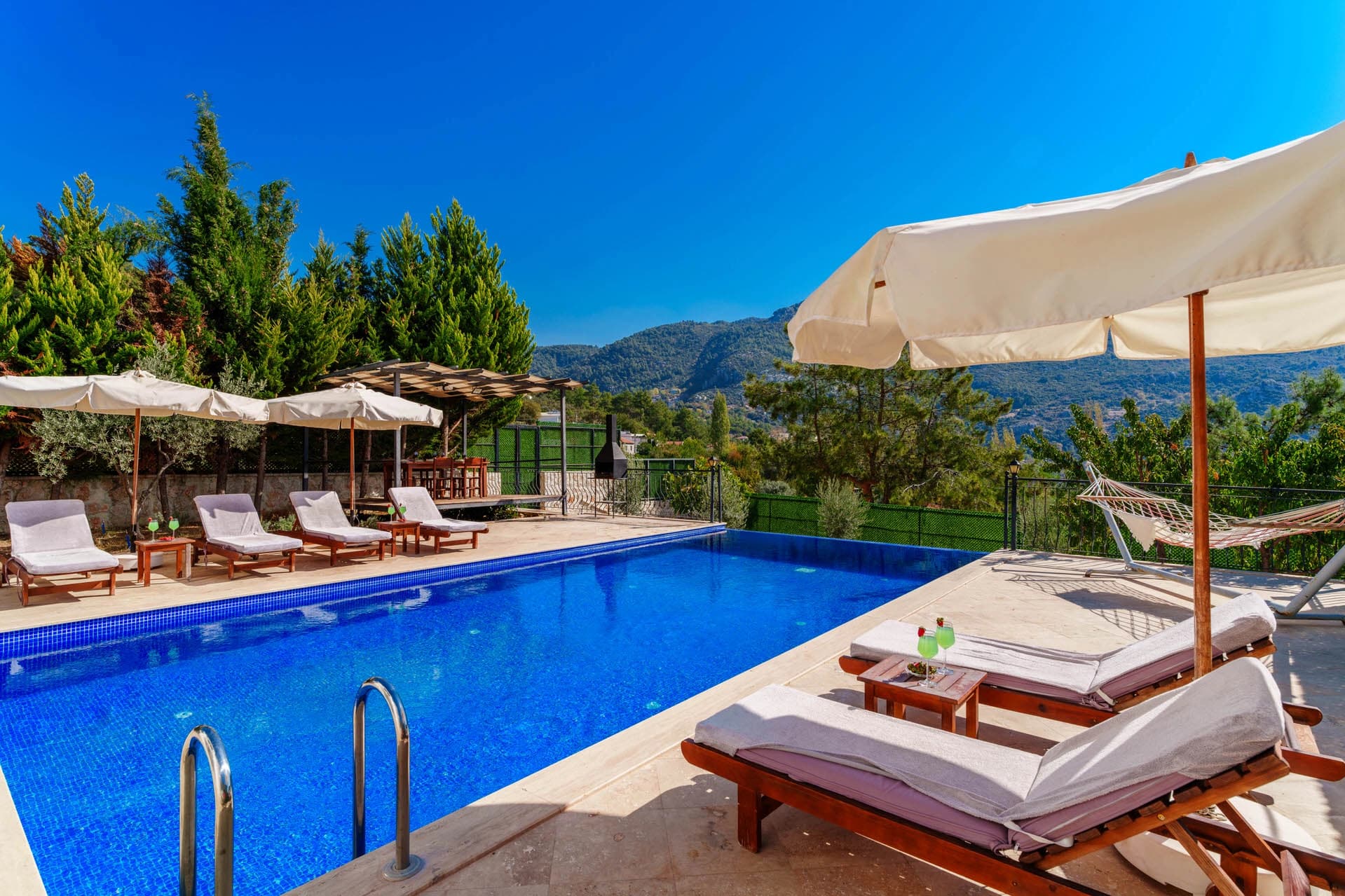 Villa Beyaz İslamlar Korunaklı Havuz 51