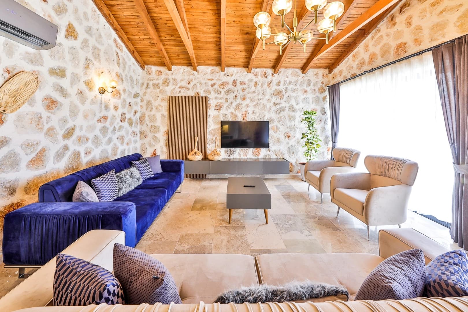 Villa Tan Üzümlü Korunaklı Havuz 49