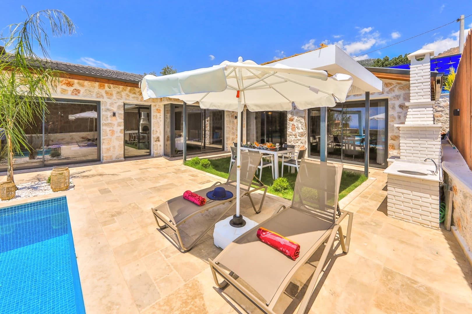 Villa Tan Üzümlü Korunaklı Havuz 33