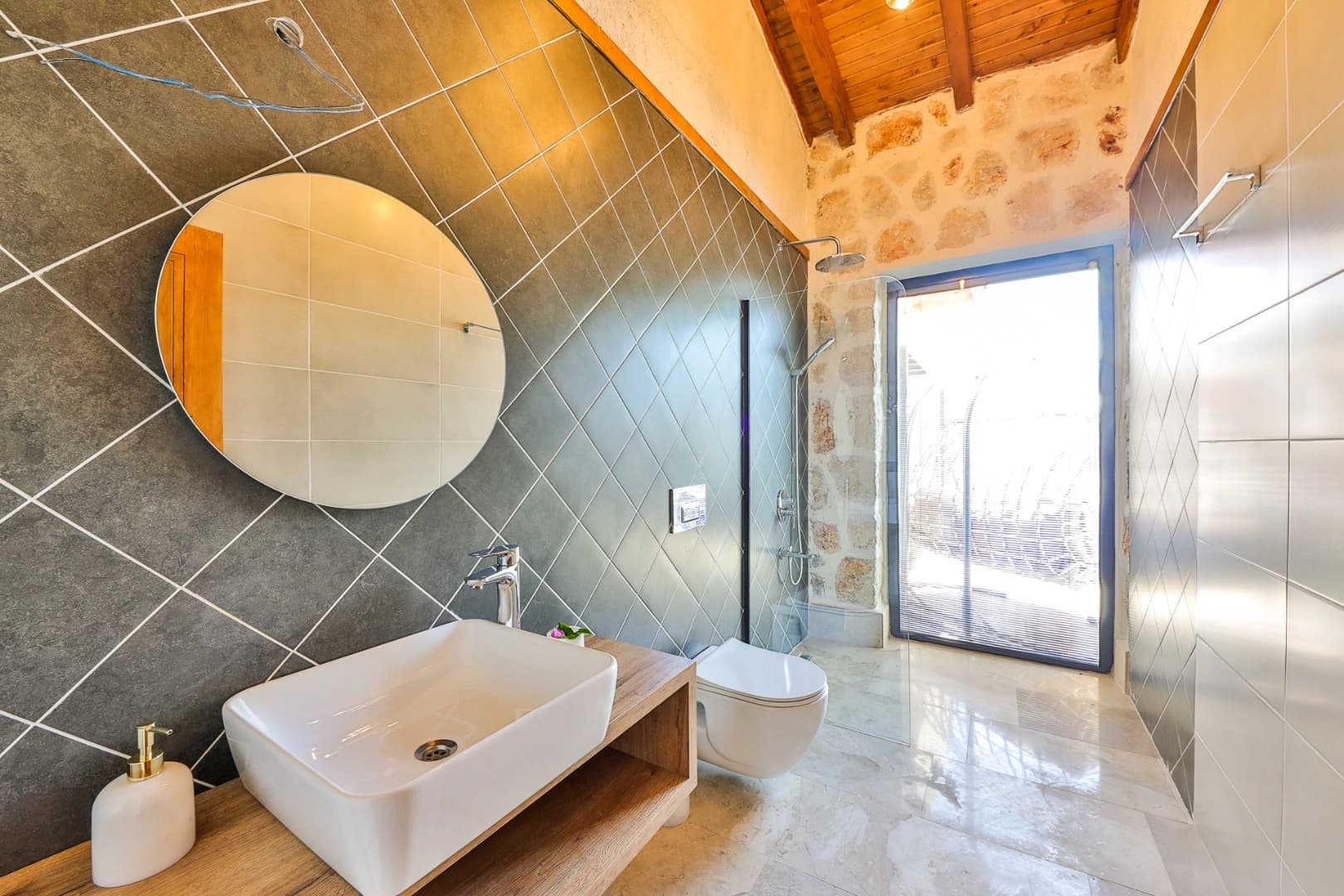 Villa Tan Üzümlü Korunaklı Havuz 91