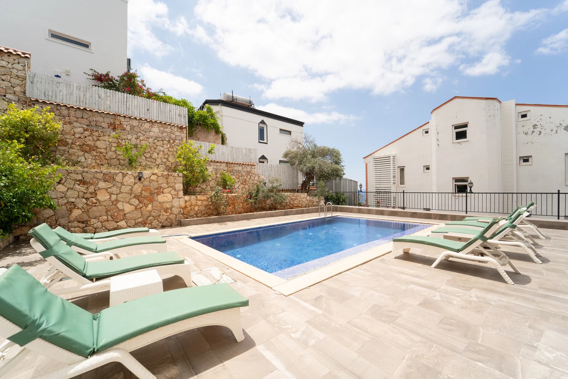 Villa Mevsim Özel Havuzlu 43