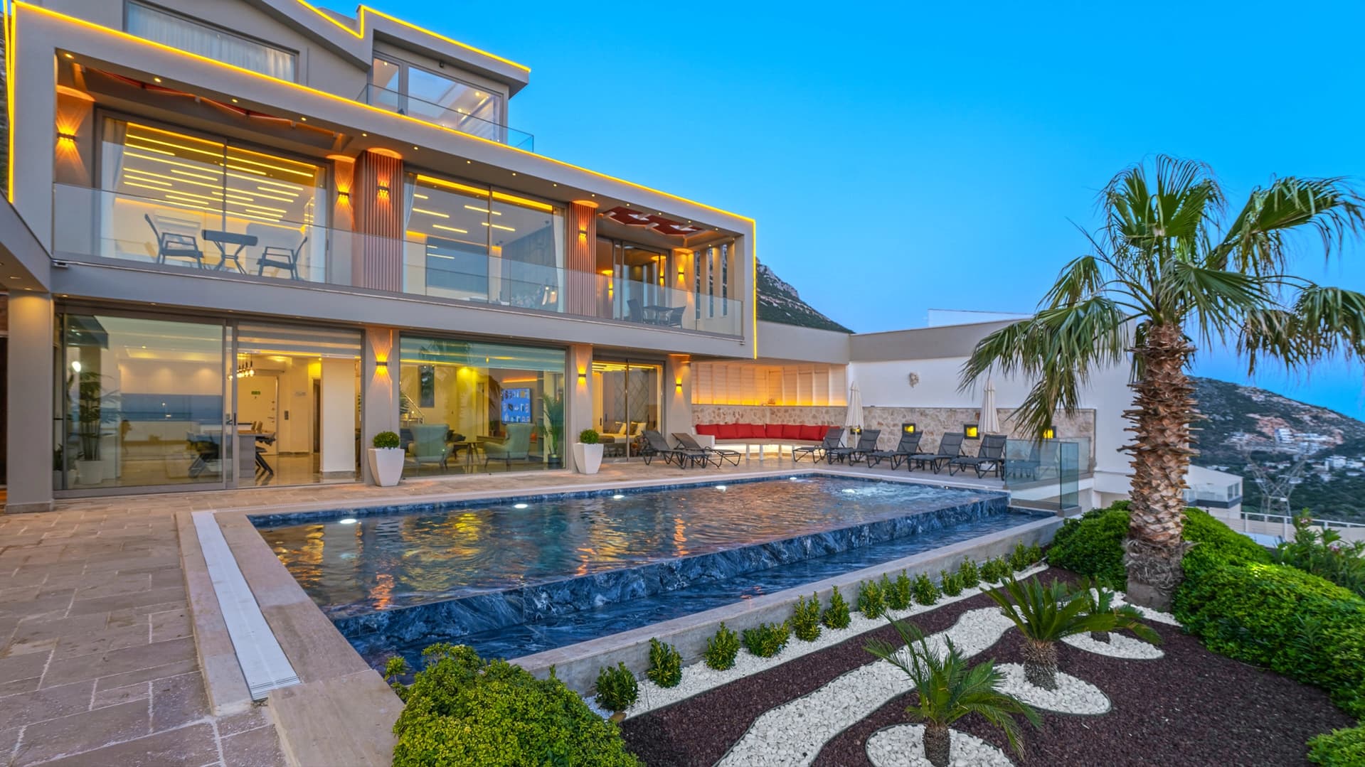 Villa Yüce 1 Korunaklı Havuz 29