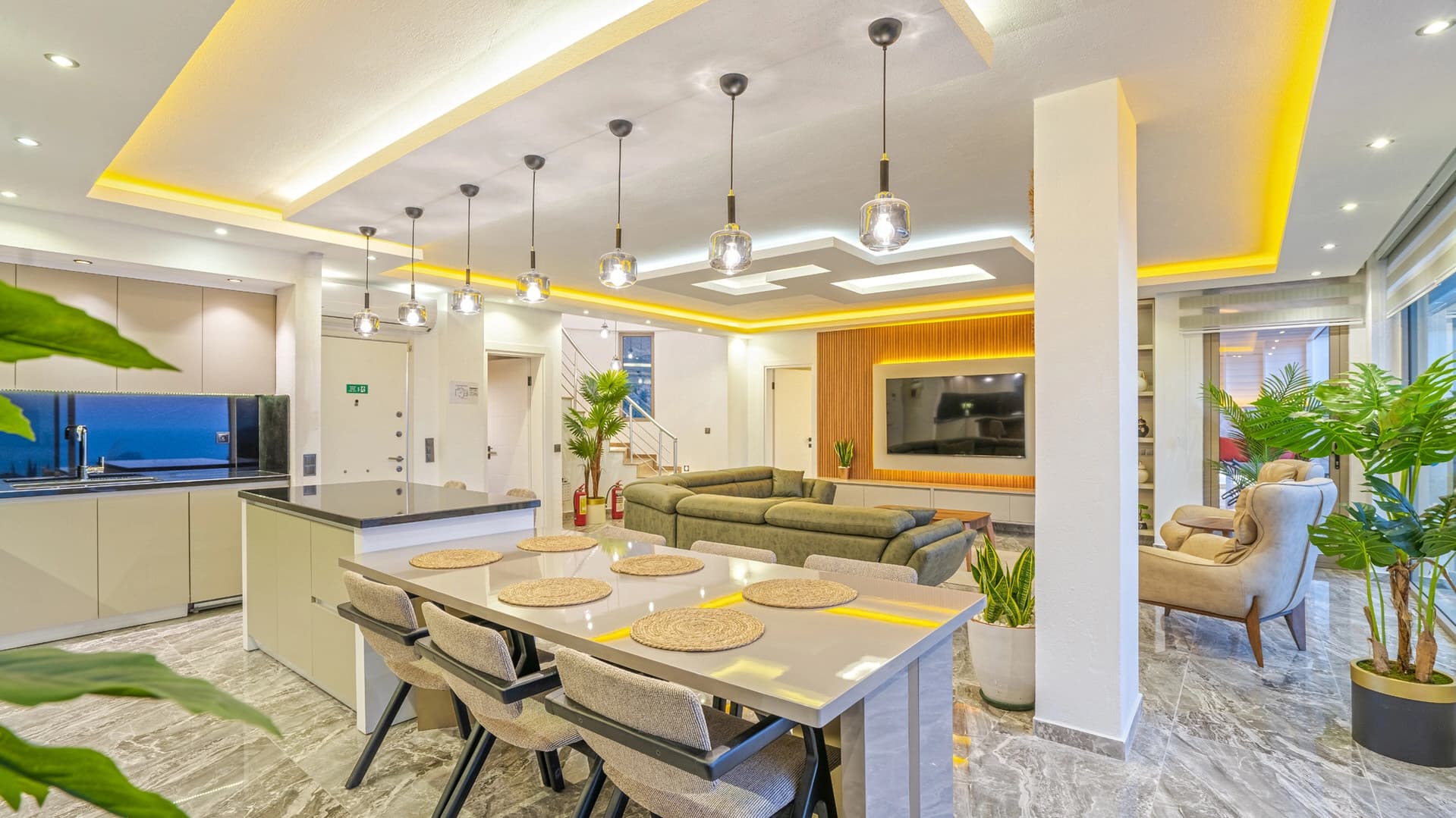 Villa Yüce 1 Korunaklı Havuz 65