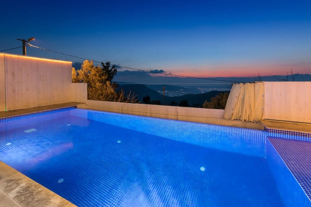 Villa Şakşuka Korunaklı Havuz 44