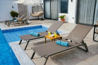 Villa Sefam Korunaklı Havuz 42