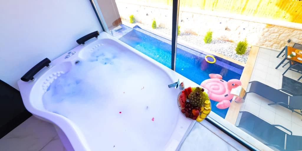 Villa Demirs Korunaklı Havuz 17