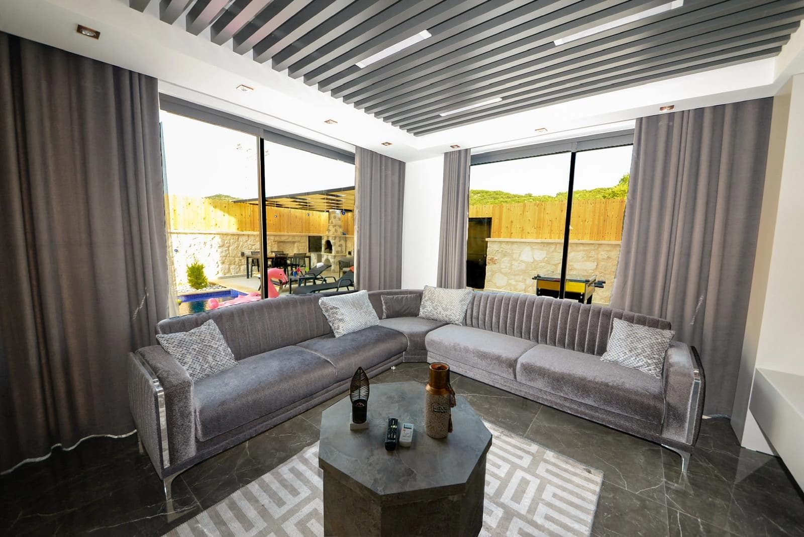 Villa Demirs Korunaklı Havuz 23