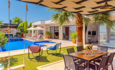 Villa Ruzanna Korunaklı Havuz 80