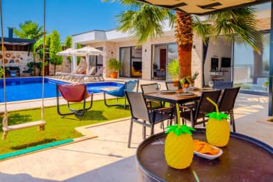 Villa Ruzanna Korunaklı Havuz 10